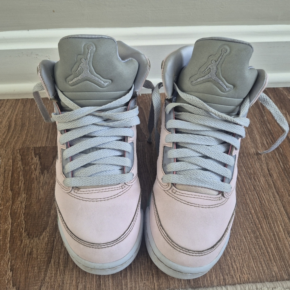 Air Jordan Retro "Easter" Youth Size 3.5y Sneaker